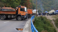 Deveti dan protesta na severu Kosova, situacija mirna ali napeta: ROSU se ne povlače, a ni Srbi ne odustaju od barikada