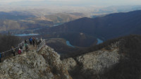 Jedan od najlepših vidikovaca u Srbiji postaje sve popularniji: Mesto sa kojeg puca pogled na meandre Zapadne Morave