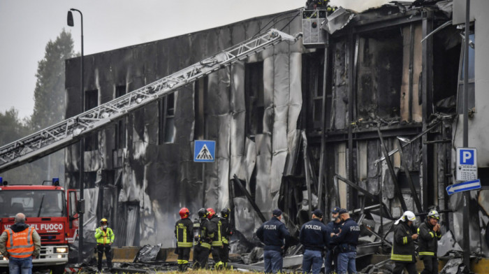 Drama u Italiji: Avion udario u zgradu u Milanu, poginulo osam ljudi (FOTO)