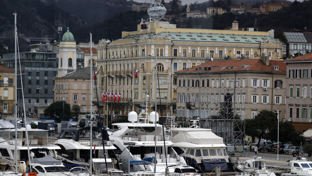 Misterija u Rijeci: Gradonačelnica Rinčić prijavila MUP-u krađu načete čokolade