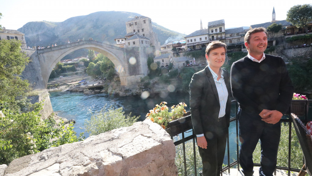 Skok sa Starog mosta u Mostaru u čast premijerke Brnabić