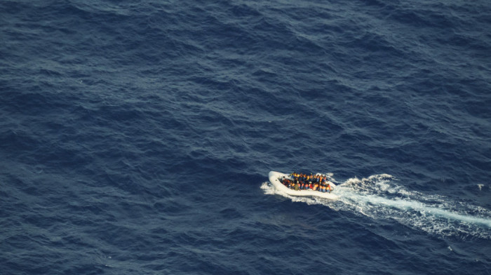 Italijanska obalska straža pronašla mrtvu bebu u čamcu koji je prevozio migrante