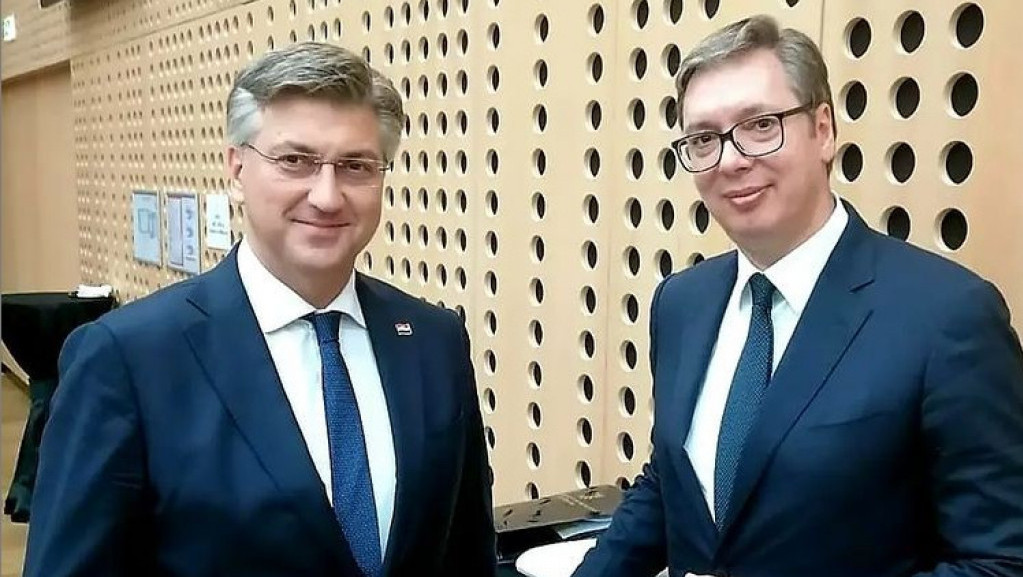 Vučić i Plenković na Brdu kod Kranja i o "spornim udžbenicima"