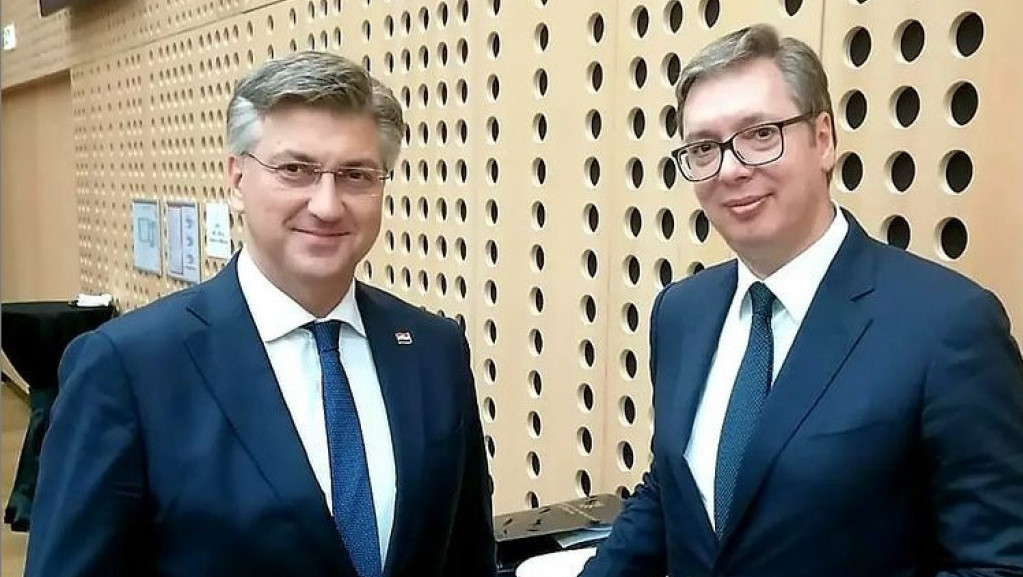 Vučić i Plenković na Brdu kod Kranja i o "spornim udžbenicima"