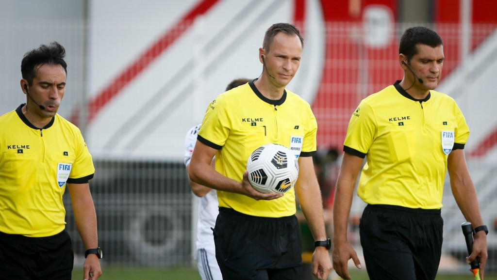 Najbolji srpski arbitar sudi u Ligi šampiona: Jovanović sutra u Lisabonu vodi meč Sporting - Siti