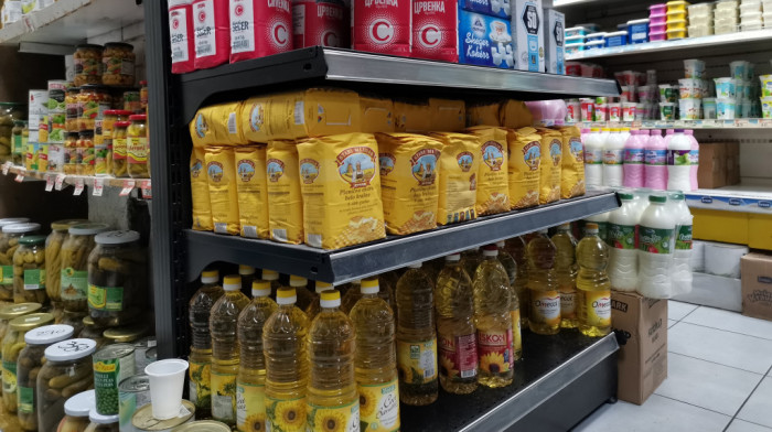 Vlada Srbije "zamrzla " cene pet osnovnih namirnica - u naredna dva meseca neće smeti da poskupe