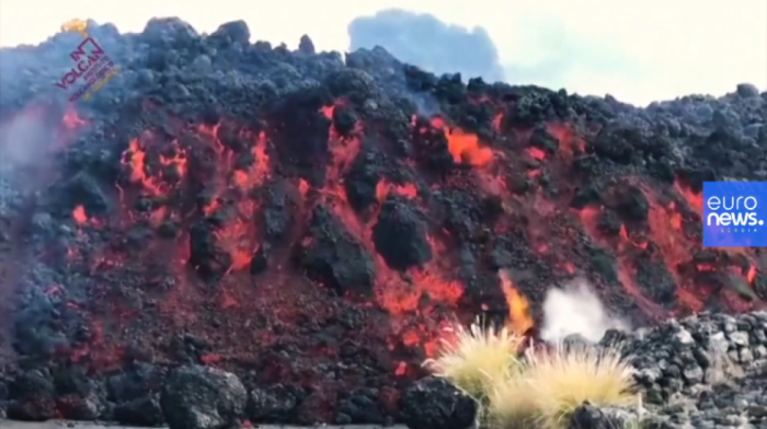 VIDEO Lava se širi na ostrvu La Palma, angažovani dronovi za spasavanje pasa