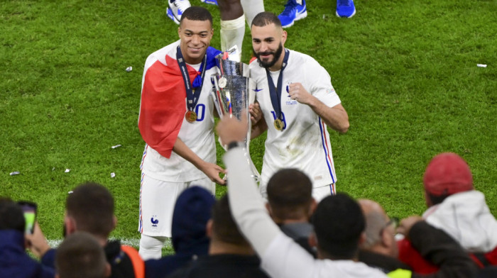 Francuska jedina u Evropi osvojila sve: Benzema se konačno okitio trofejom sa "trikolorima"