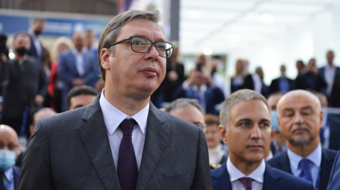 Optužbe koje vise u vazduhu - Vučić o Stefanoviću: Unutrašnje stvari rešavamo u stranci