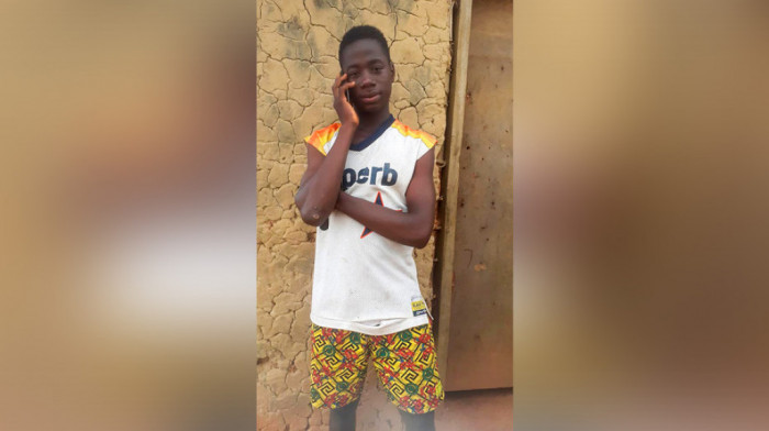 Za naciju heroj, a prijatelji ga ismevaju: Tinejdžer iz Liberije pronašao 50.000 dolara na ulici i vratio ih vlasniku
