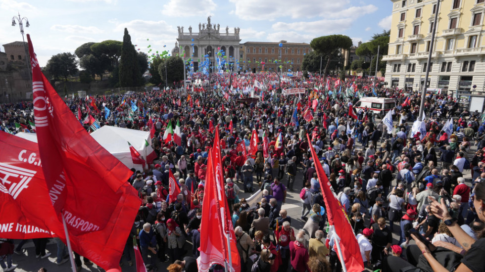 Veliki protest u Rimu, sindikati traže zabranu neofašističkih grupa