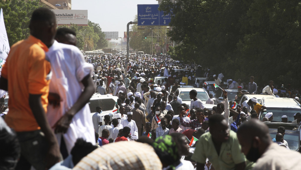 Politička kriza u Sudanu, demonstranti trže da vojska preuzme vlast