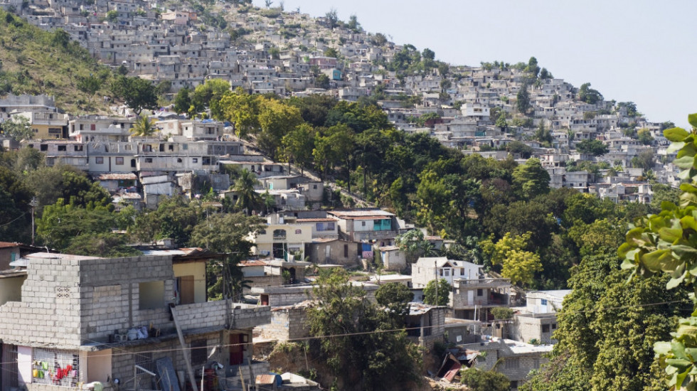 Oteto 17 američkih misionara na Haitiju, među njima i deca