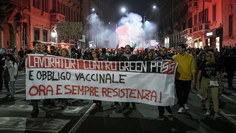 Protest protiv korona propusnica u Milanu