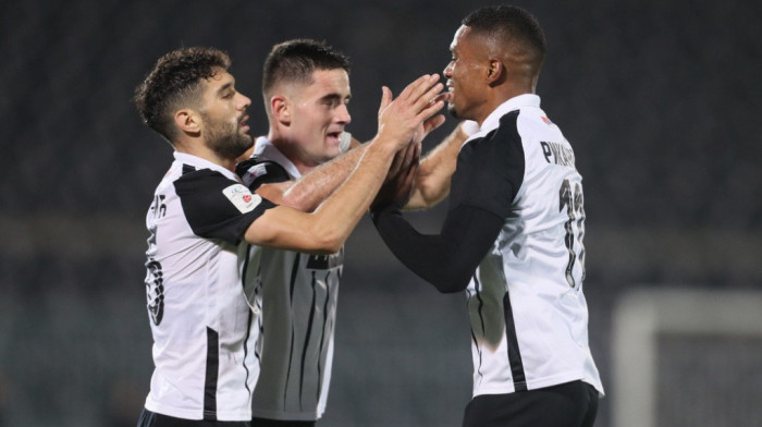 Partizan savladao Radnik: Rutinska pobeda crno-belih