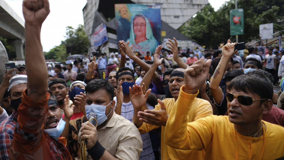 Stotine ljudi protestovalo zbog verskog nasilja u Bangladešu