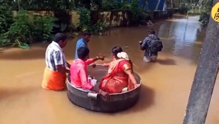 U poplavama posle obilnih kiša u Indiji 17 poginulih, na desetine nestalo