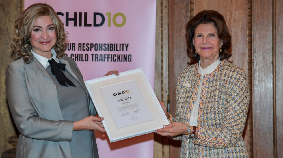 Švedska kraljica uručila nagradu NVO Astra za rad na iskorenjivanju trgovine ljudima