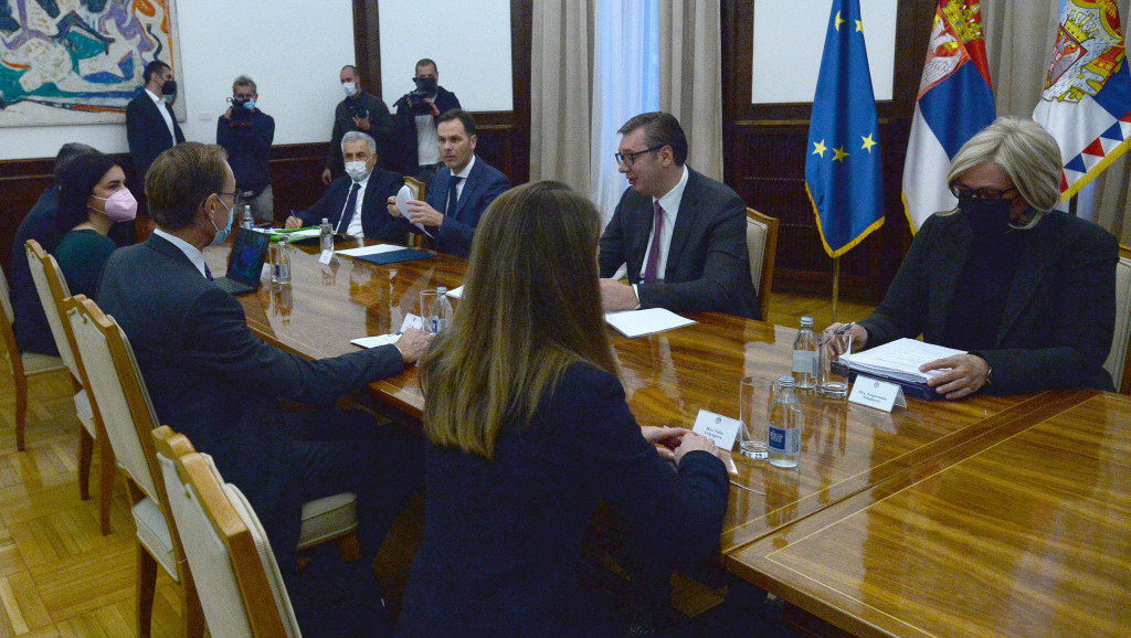 Vučić sa delegacijom MMF: U trećem kvartalu imaćemo rast BDP od sedam odsto