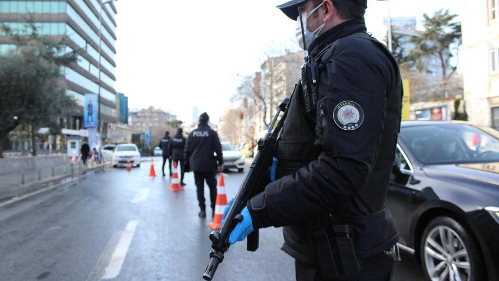 Pokušan napad na Erdogana: Pronađena bomba ispod policijskog vozila koje je obezbeđivalo miting predsednika Turske