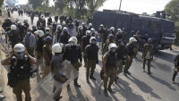 Tragični sukobi pakistanskih demonstranata islamista i policije: poginulo četiri policajca, stotine ranjenih