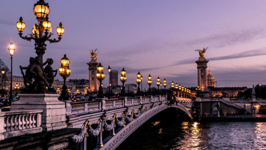 Oko 120.000 domaćinstava u Parizu bilo bez struje zbog tehničkog kvara