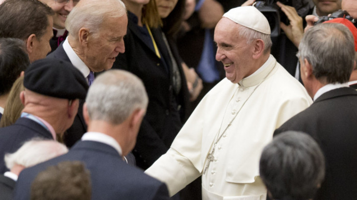 Vatikan odustao od višegodišnje prakse: Iznenada otkazan prenos sastanka pape i Bajdena