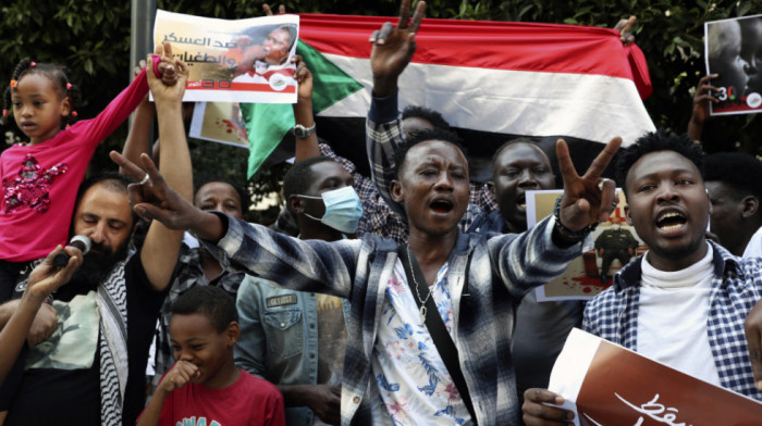 Protest zbog vojnog udara u Sudanu: Demonstranti pozivaju na revoluciju, ima mrtvih
