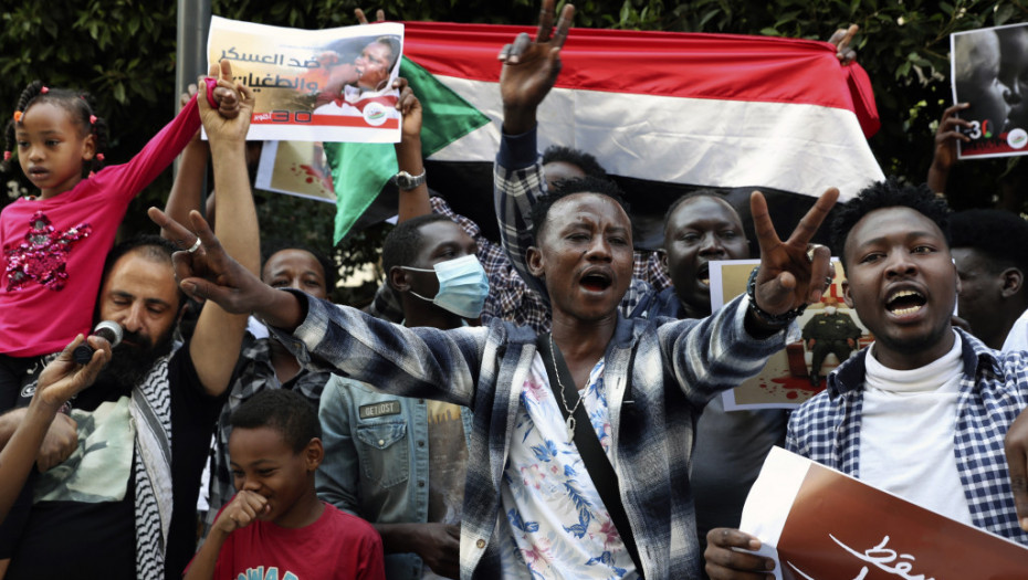 Protest zbog vojnog udara u Sudanu: Demonstranti pozivaju na revoluciju, ima mrtvih