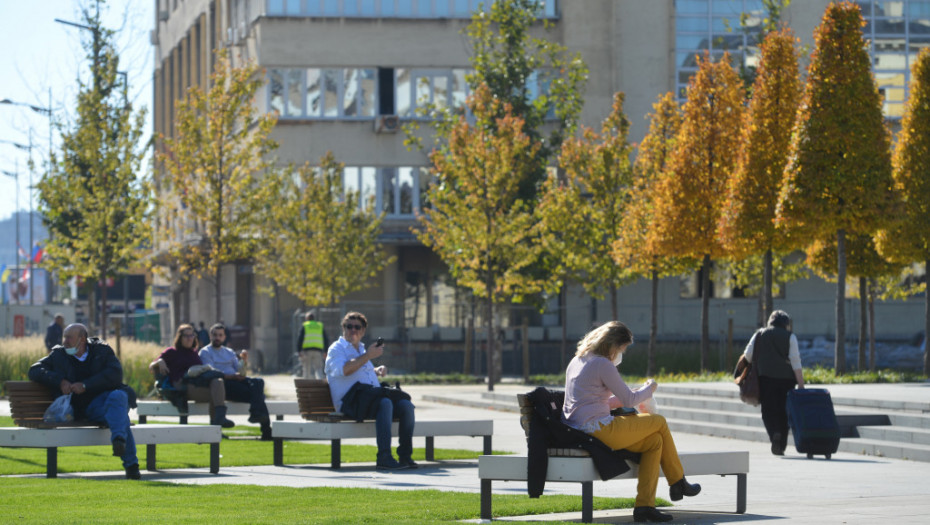 Smena sunca i oblaka, temperatura i dalje iznad proseka, zahlađenje od srede