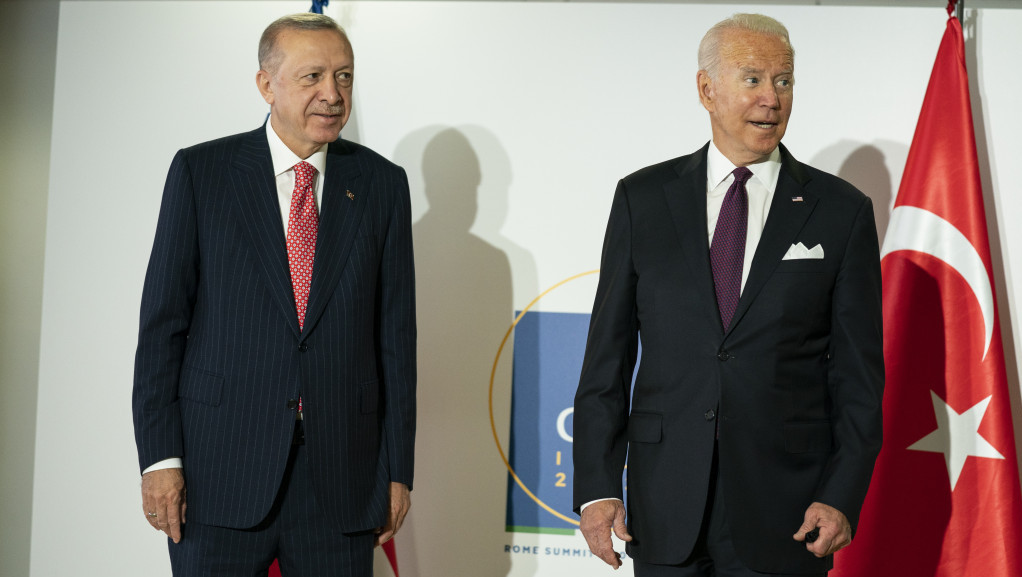 Razgovor Bajdena i Erdogana o ratu: Turska može da razgovara s obe strane