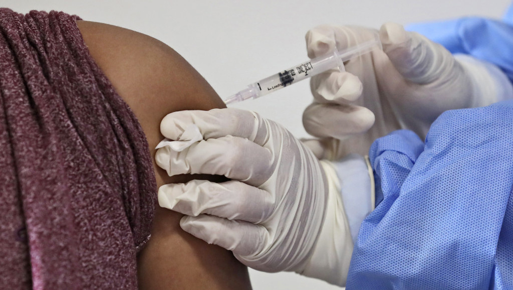 NBA liga preporučuje košarkašima buster dozu vakcine