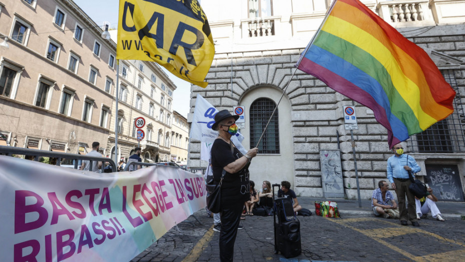 "Umoran sam od osećaja nevidljivosti": Blokada italijanskog zakona izazvala bes LGBT+ zajednice