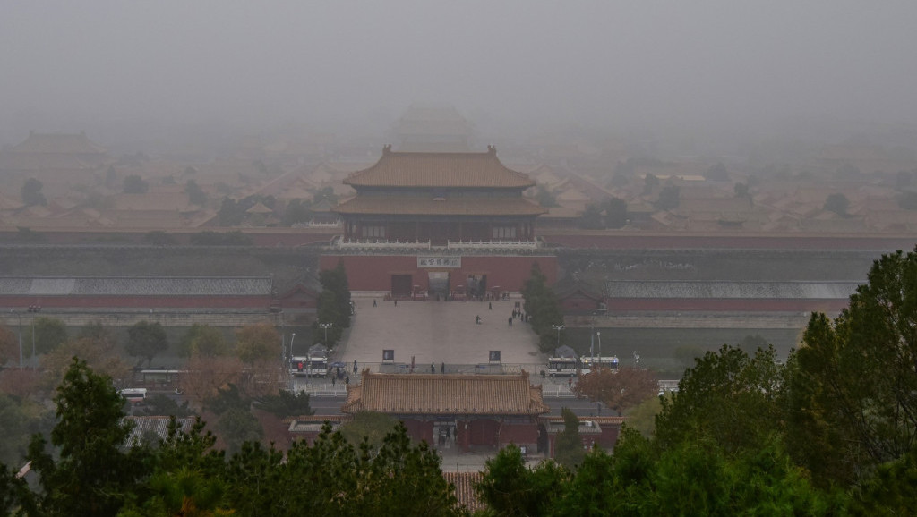 Peking pod oblakom smoga, zbog smanjene vidljivosti zatvoreni autoputevi