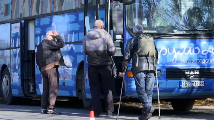 VIDEO Autobus "Drumodom" je jedini trenutni spas beogradskih beskućnika