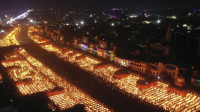 FOTO Najlepši Ginisov rekord - 900.000 lampica obasjavalo grad u Indiji