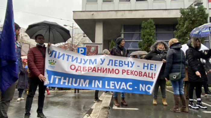 Protest "Ekološki ustanak" održan ispred zgrade RTS