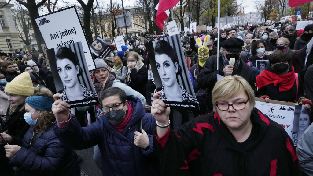 Poljska na nogama posle trudnice koja je preminula zbog zabrane abortusa: "Zakon ubija Poljakinje, to je okrutno"