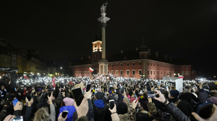 Pravo na abortus u Poljskoj: Hiljade demonstranata na protestu zbog tragične smrti trudnice