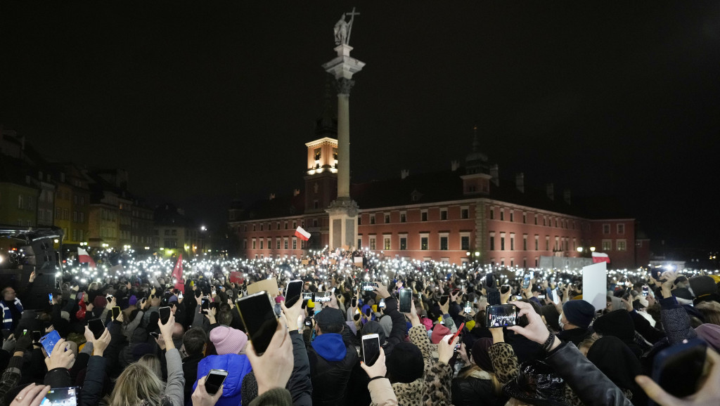 Pravo na abortus u Poljskoj: Hiljade demonstranata na protestu zbog tragične smrti trudnice