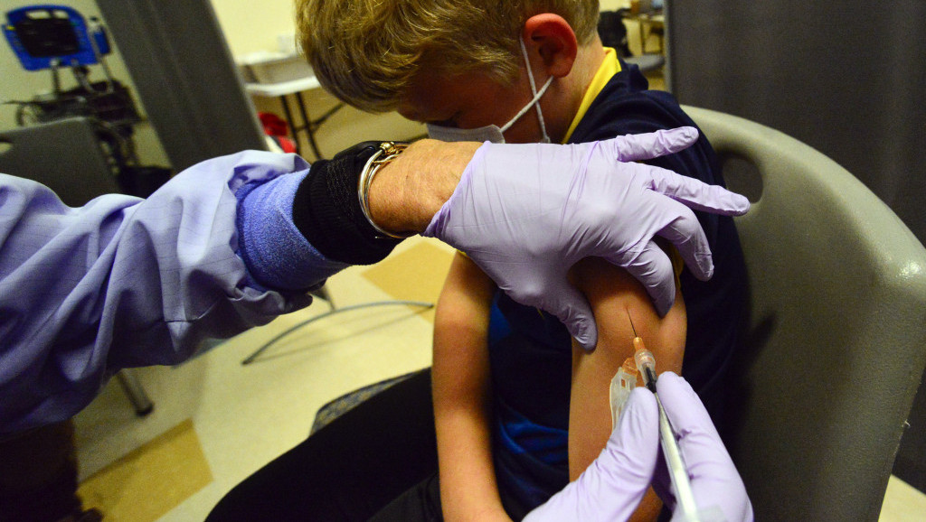 EMA odobrila Fajzer vakcinu za decu od pet do 11 godina