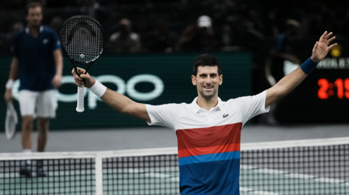 Novak slavio u finalu Pariza: Đoković našao formulu za Medvedeva