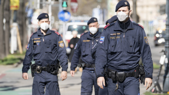 Porodična svađa Srba u Beču, otac i sin teško povređeni