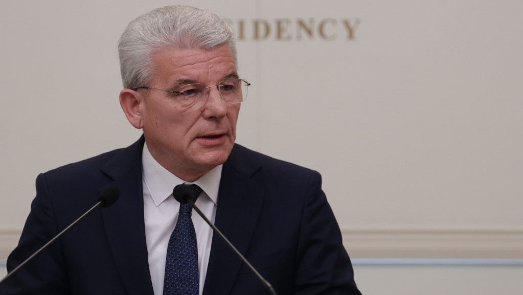 Džaferović od Ustavnog suda BiH traži ukidanje Šmitovih odluka