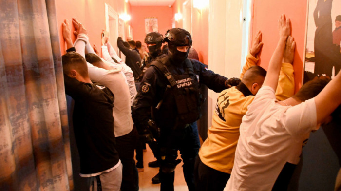 Velika međunarodna akcija "Hotspot": Policija pretresla prihvatne centre za migrante, uhapšeno sedam osoba