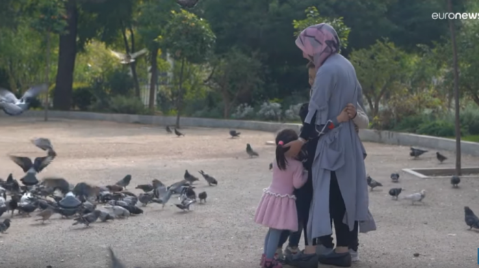 Samohrana majka troje dece iz Avganistana utočište pronašla u Atini: Iz zemlje je pobegla samo zato što voli svoj posao