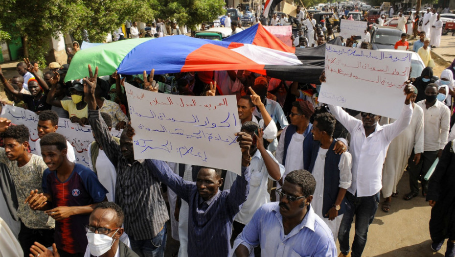 Sudan: U prodemokratskim protestima poginuo jedan demonstrant, više njih povređeno