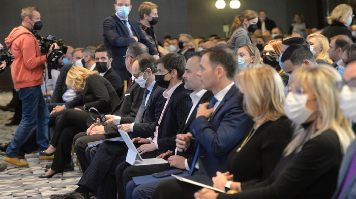 "Bela knjiga 2021": Koje su glavne primedbe i preporuke stranih investitora u Srbiji