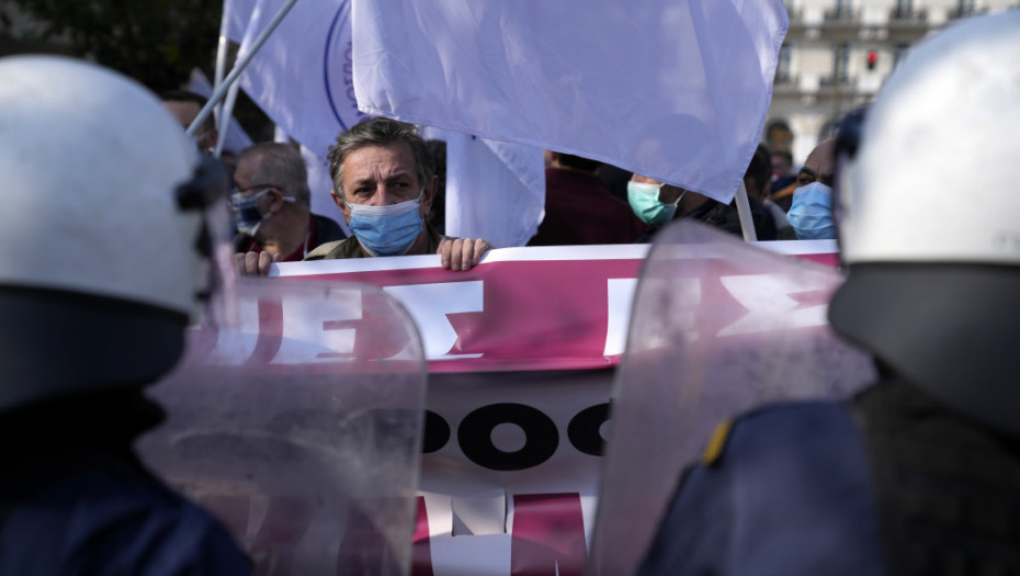 Grčki ugostitelji protestuju širom zemlje, traže pomoć vlade zbog koronavirusa