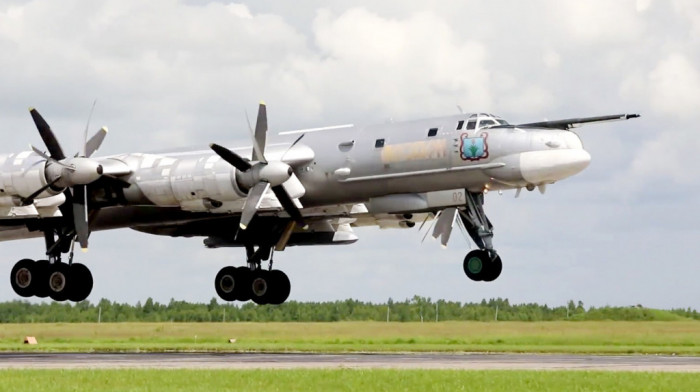 Ruski bombarderi izveli let nad Arktikom i Dalekim istokom
